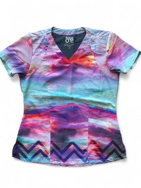 💜 Barco One Scrub Top – Size M